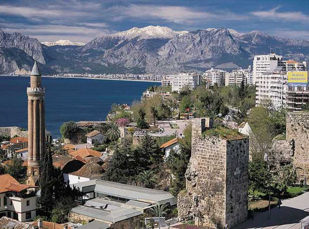 Antalya Villa Tatili: Akdeniz’in Kalbinde Lüks ve Özgür Bir Konaklama Deneyimi
