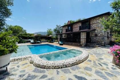 Villa Adela (1382)