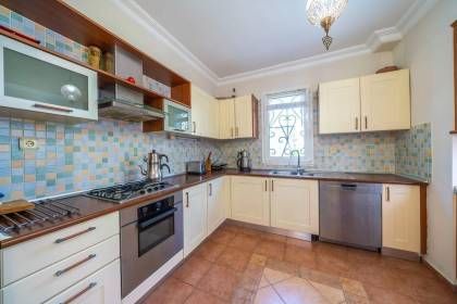 Villa Çetin Ata | Fethiye Merkezde Jakuzili ve 6 Kişilik Özel Havuzlu Tatil Villası (1039)