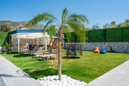 Villa West (2088)