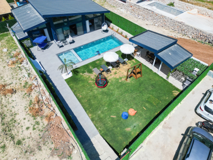 Villa West (2088)