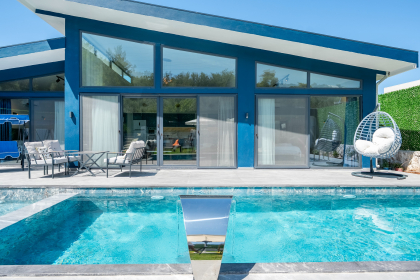 Villa West (2088)