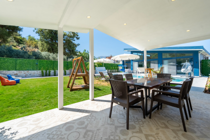 Villa West (2088)