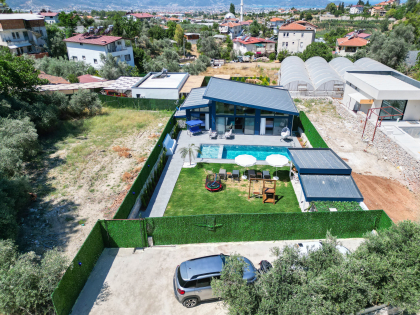 Villa West (2088)