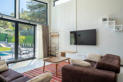 Villa West (2088)
