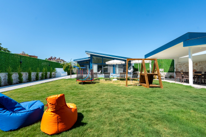 Villa West (2088)