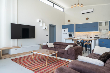 Villa West (2088)