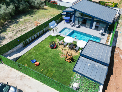 Villa West (2088)