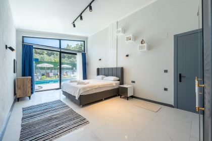 Villa West (2088)