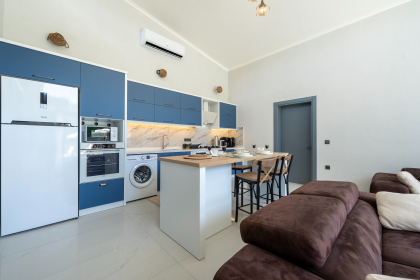 Villa West (2088)