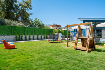 Villa West (2088)