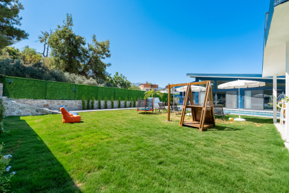 Villa West (2088)