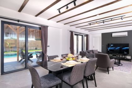 Villa Cocos Serinlik | Çalış Plajı'na Yürüme Mesafesinde Saunalı ve Jakuzili Lüks Tatil Villası (1673)