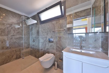 Deniz Manzaralı Villalar 2 (2200)