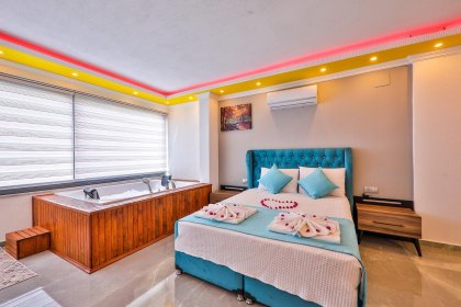Deniz Manzaralı Villalar 2 (2200)