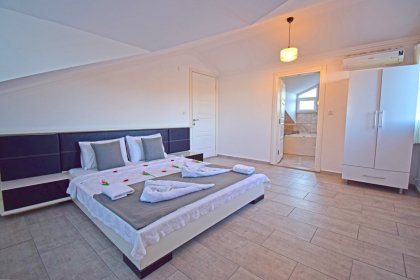 Villa Eroya 2 (2070)