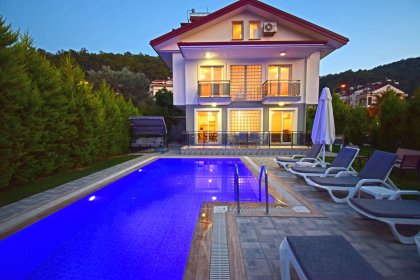 Villa Eroya 2 (2070)