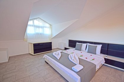 Villa Eroya 2 (2070)