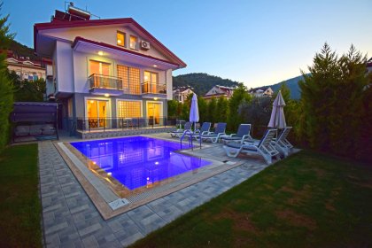 Villa Eroya 2 (2070)