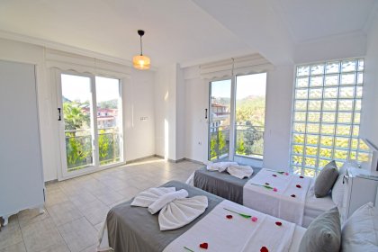 Villa Eroya 2 (2070)