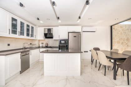 Villa Gucci (2368)