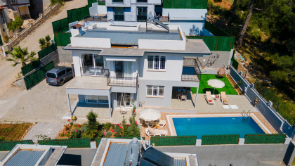 Villa Kübra 2 (1998)