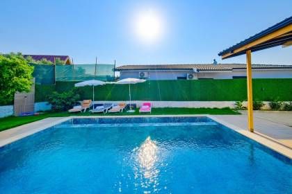 Villa Aşke | Fethiye Merkez Korunaklı Kiralık Villa (1008)