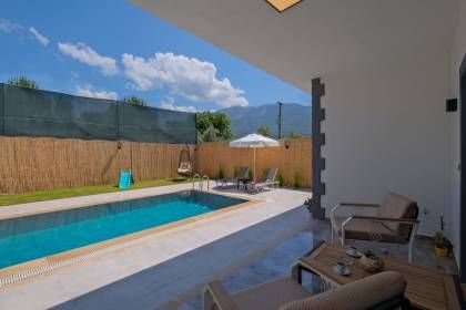 Villa Like Free (1255)