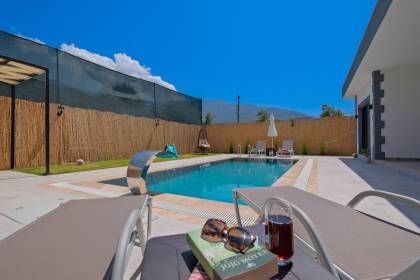 Villa Like Free (1255)