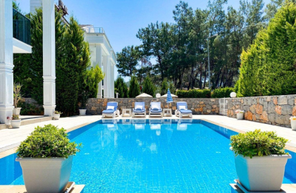 Villa Lustria (2099)