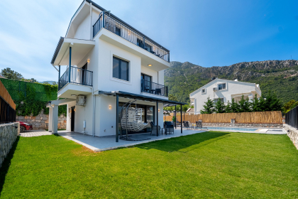 Villa Mavi Düş (2083)