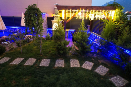 Villa Naz (2071)