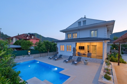 Villa Nevin (1975)