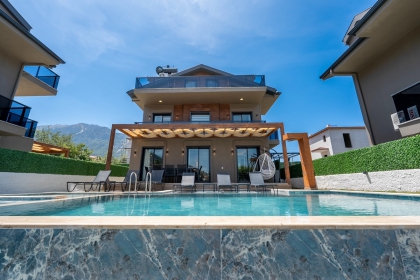 Villa Ottava Grand (1987)