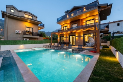 Villa Ottava Grand (1987)
