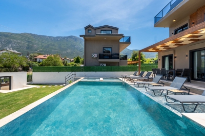 Villa Ottava Grand (1987)