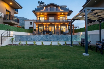 Villa Ottava Grand (1987)