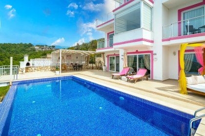 Villa Pool Party (2343)