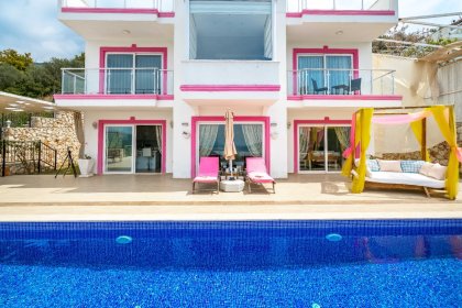 Villa Pool Party (2343)