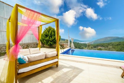 Villa Pool Party (2343)