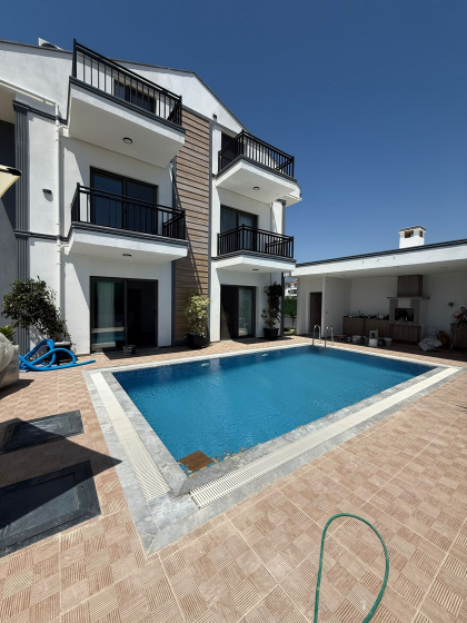 Villa Sidyma (2103)