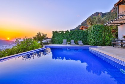 Villa Summit (2281)