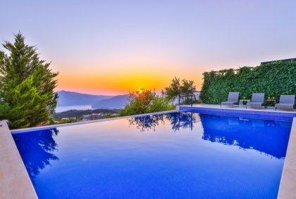Villa Summit (2281)