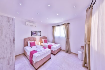 Villa Summit (2281)