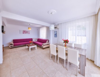 Villa Summit (2281)