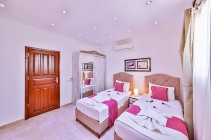Villa Summit (2281)