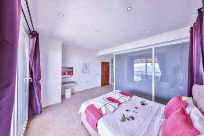 Villa Summit (2281)