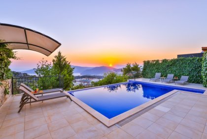 Villa Summit (2281)