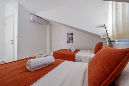 Villa Tan (2284)