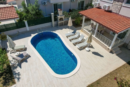 Villa Taraya 1 (1989)